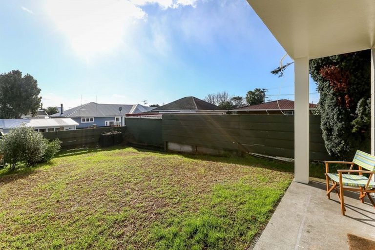 Photo of property in 6d Davies Lane, New Plymouth, 4310