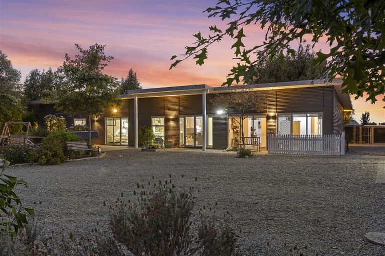 Photo of property in 27 Loburn Whiterock Road, Loburn, Rangiora, 7472