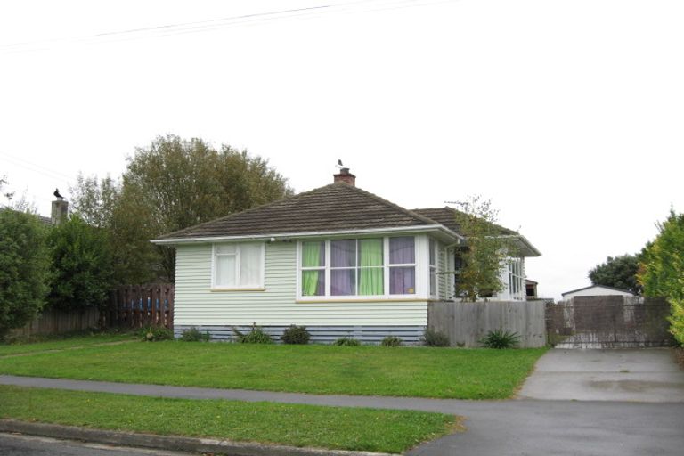 Photo of property in 5 Ealing Street, Northcote, Christchurch, 8052
