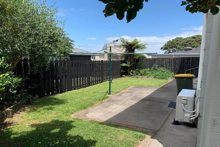 Photo of property in 3/83 Sylvan Avenue, Northcote, Auckland, 0627