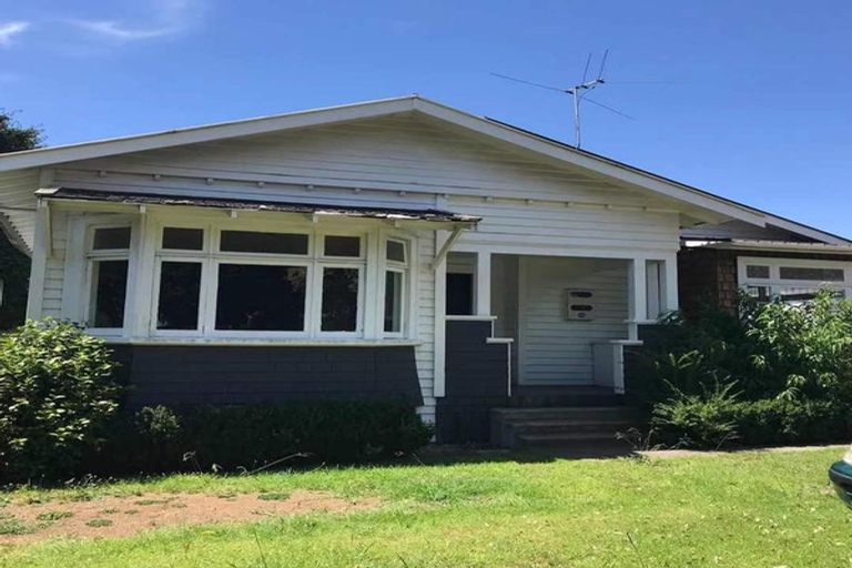 Photo of property in 56 Mckenzie Road, Mangere Bridge, Auckland, 2022