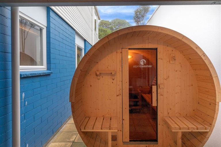 Photo of property in 32 Esplanade, Sumner, Christchurch, 8081