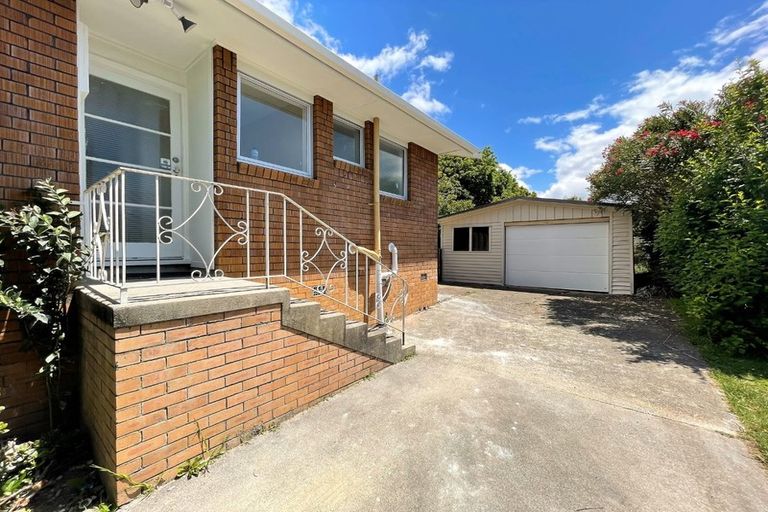 Photo of property in 13 Cockayne Crescent, Sunnynook, Auckland, 0620