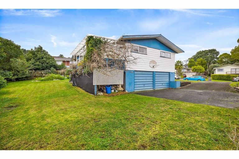 Photo of property in 23 Contessa Drive, Glenfield, Auckland, 0629