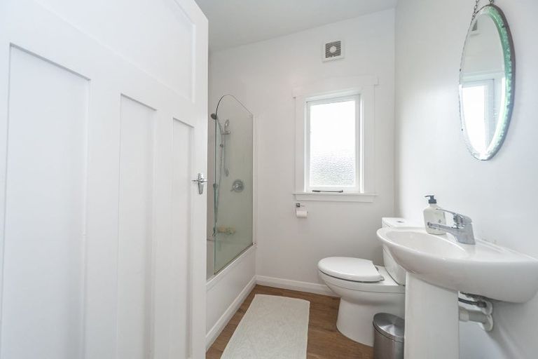 Photo of property in 8 Akatea Street, Berhampore, Wellington, 6023