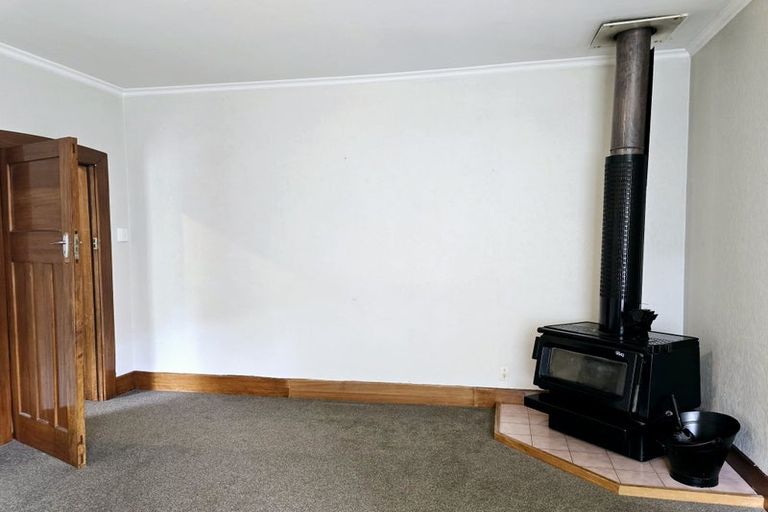 Photo of property in 16 Buller Street, Picton, 7220