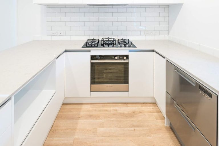 Photo of property in 9 Waituarua Drive, Takanini, 2112