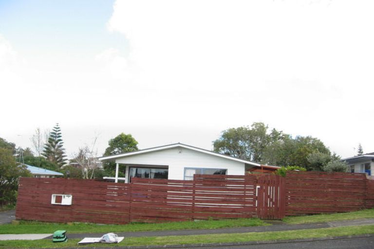 Photo of property in 10 Heron Place, Pakuranga Heights, Auckland, 2010