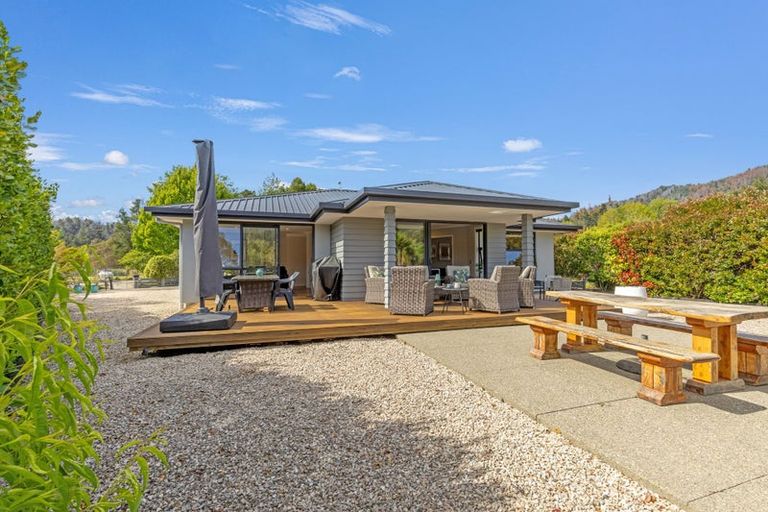 Photo of property in 2 Kahu Close, Kaiteriteri, Motueka, 7197
