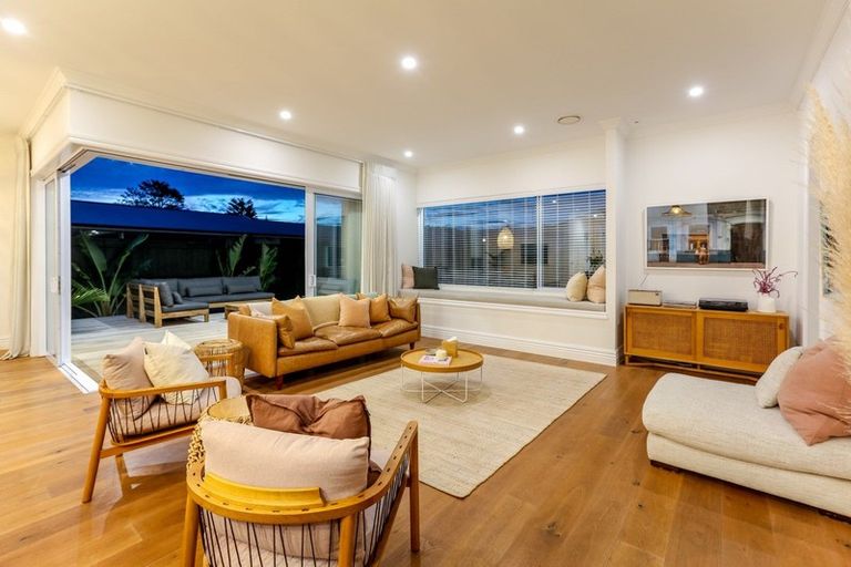 Photo of property in 161 Lemon Street, Strandon, New Plymouth, 4312