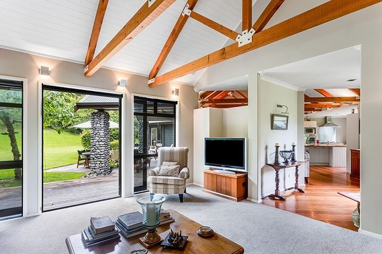 Photo of property in 208 Mapara Road, Acacia Bay, Taupo, 3385