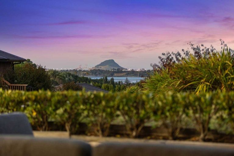 Photo of property in 27 Greenvale Place, Welcome Bay, Tauranga, 3112