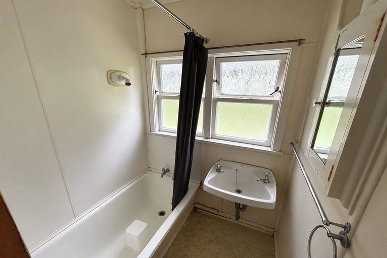 Photo of property in 62-64 Hampshire Street, Cannons Creek, Porirua, 5024