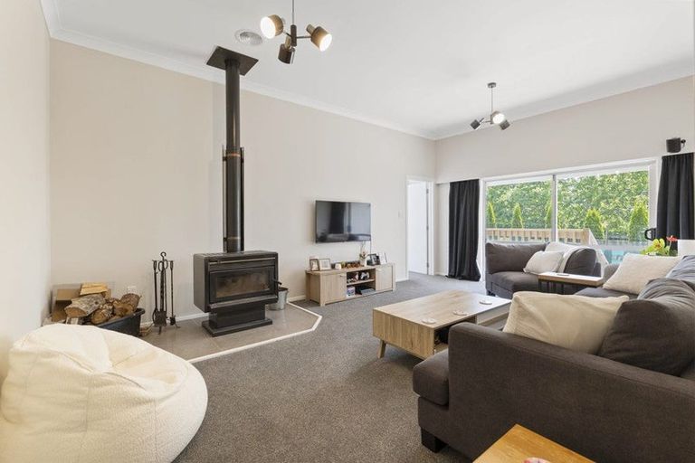 Photo of property in 2319 Mountain Road, Tariki, Inglewood, 4390