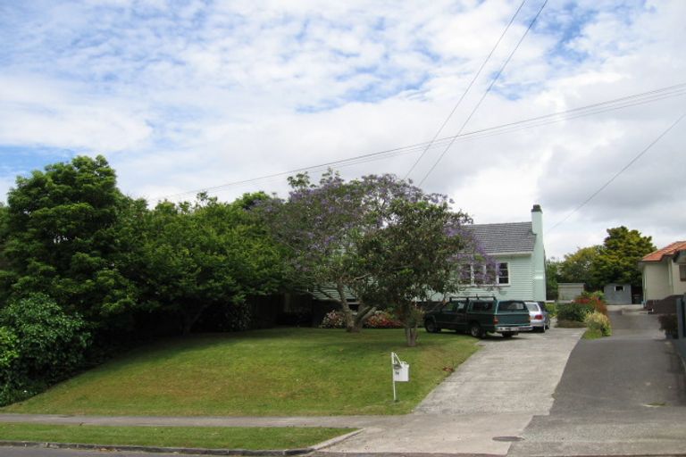 Photo of property in 76a Walmer Road, Point Chevalier, Auckland, 1022