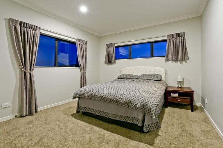 Photo of property in 32 Pioneer Rise, Silverdale, 0932