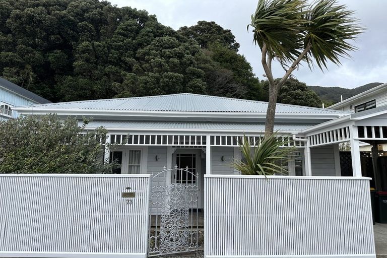 Photo of property in 73 Muritai Road, Eastbourne, Lower Hutt, 5013