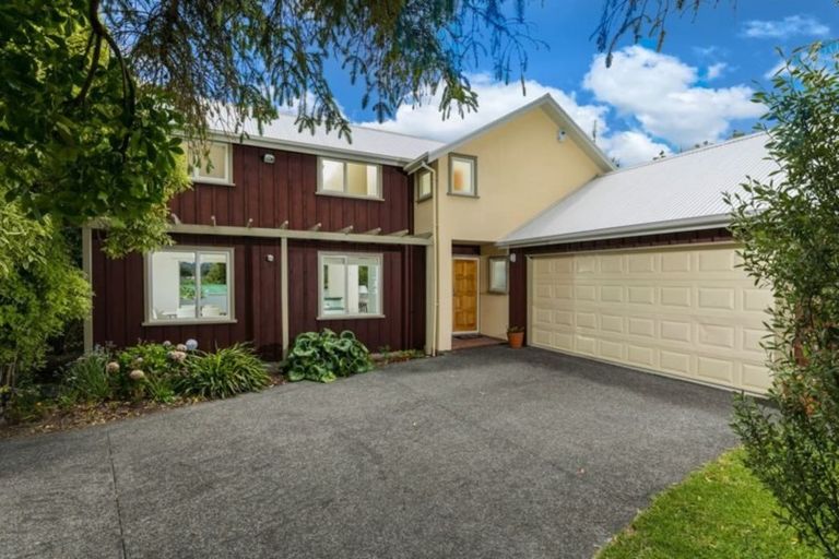 Photo of property in 10a Shiloh Way, Greenhithe, Auckland, 0632