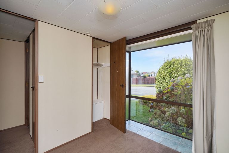 Photo of property in 49 Oldwood Street, Bishopdale, Christchurch, 8053