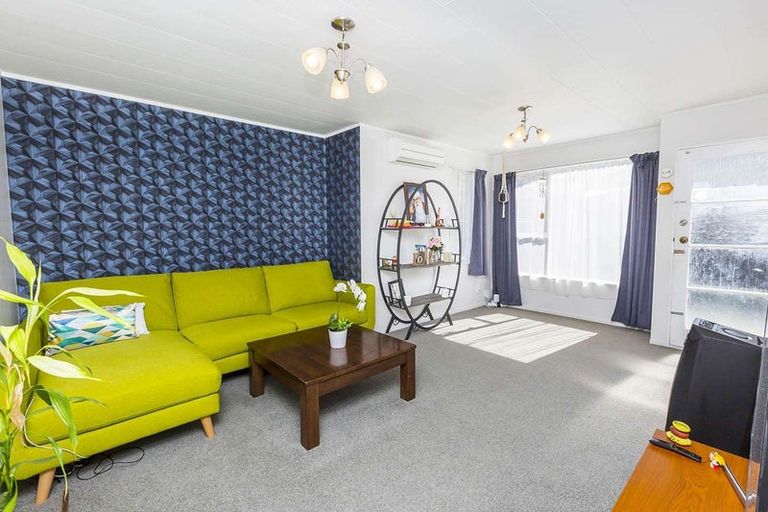 Photo of property in 50b Hartford Crescent, Totara Park, Upper Hutt, 5018