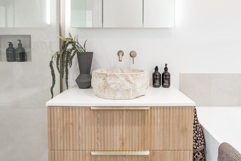 Photo of property in 10c Long Street, Raglan, 3225