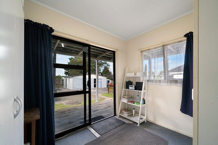 Photo of property in 1/8 Devon Street, Te Atatu South, Auckland, 0610