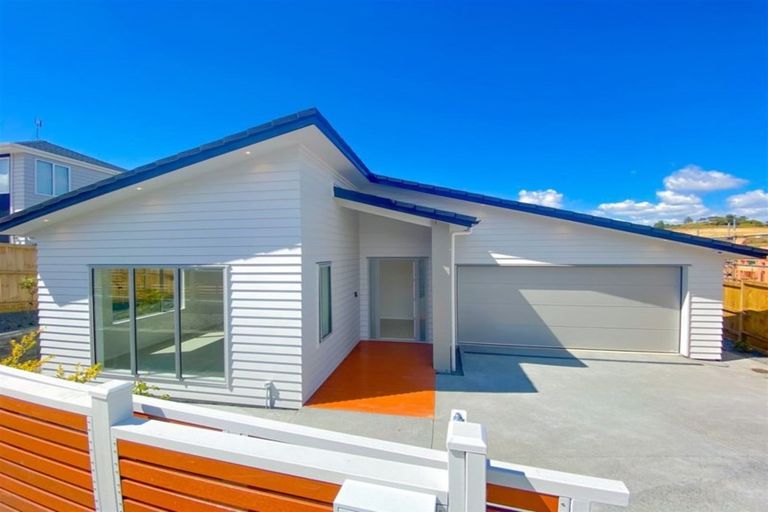 Photo of property in 155 Godfrey Drive, Orewa, 0931