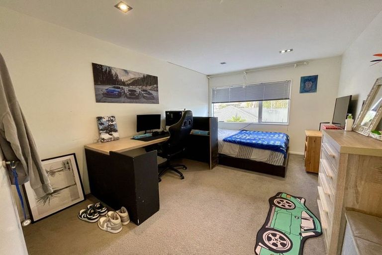 Photo of property in 121a Bruce Road, Glenfield, Auckland, 0629