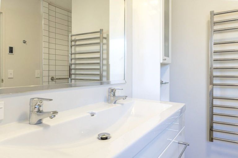 Photo of property in 3 Te Hepera Street, Waipahihi, Taupo, 3330