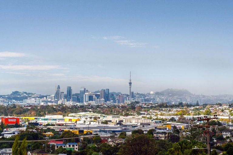 Photo of property in 245 Sunset Road, Sunnynook, Auckland, 0632