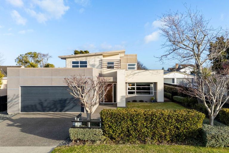 Photo of property in 49 Clare Street, Cambridge, 3434
