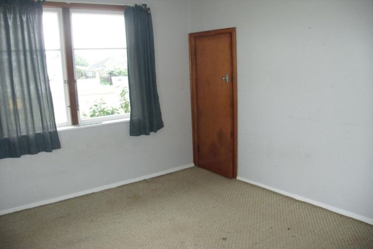 Photo of property in 1 Kauri Street, Levin, 5510