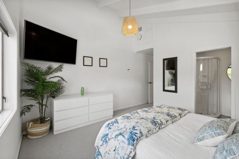 Photo of property in 12 Ainslee Street, Highlands Park, New Plymouth, 4312