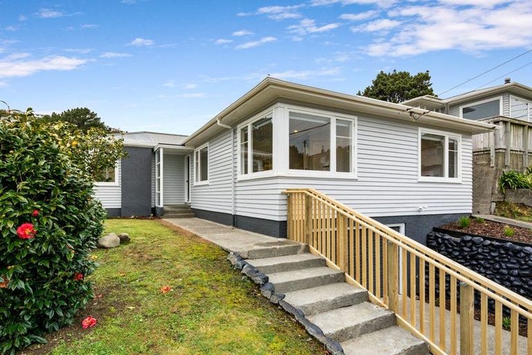 Photo of property in 3 Fraser Avenue, Johnsonville, Wellington, 6037