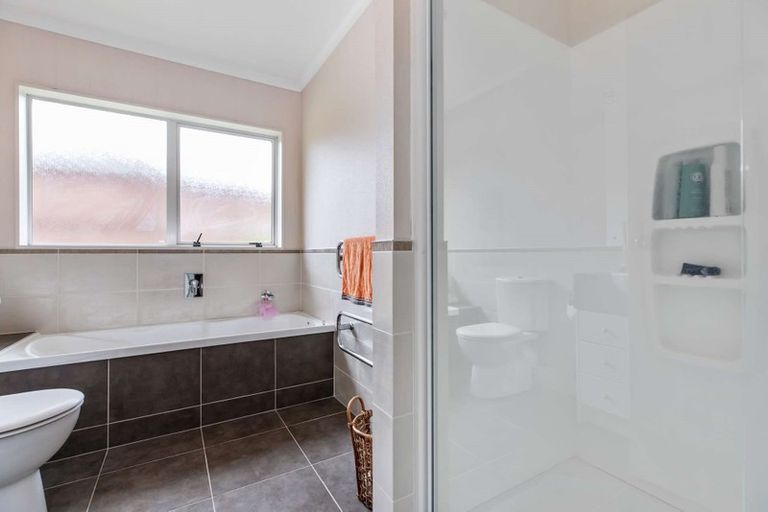 Photo of property in 34 Bellshill Close, Wattle Downs, Auckland, 2103