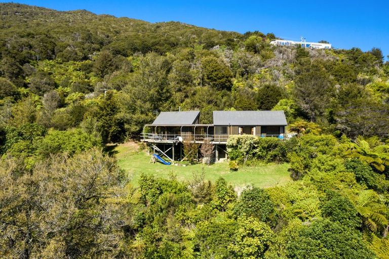 Photo of property in 556 Moetapu Bay Road, Moetapu Bay, Picton, 7282