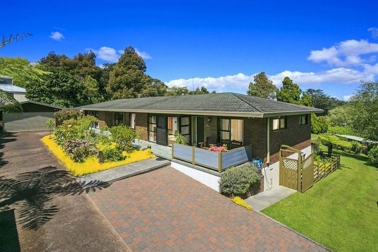 Photo of property in 70b Roberts Road, Glenfield, Auckland, 0629