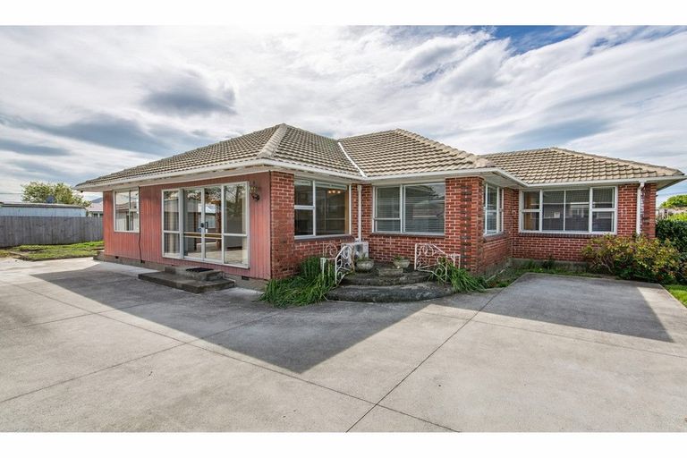 Photo of property in 19 Bourne Crescent, Papanui, Christchurch, 8053