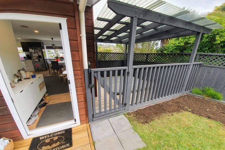 Photo of property in 2/30 Witheford Drive, Bayview, Auckland, 0629