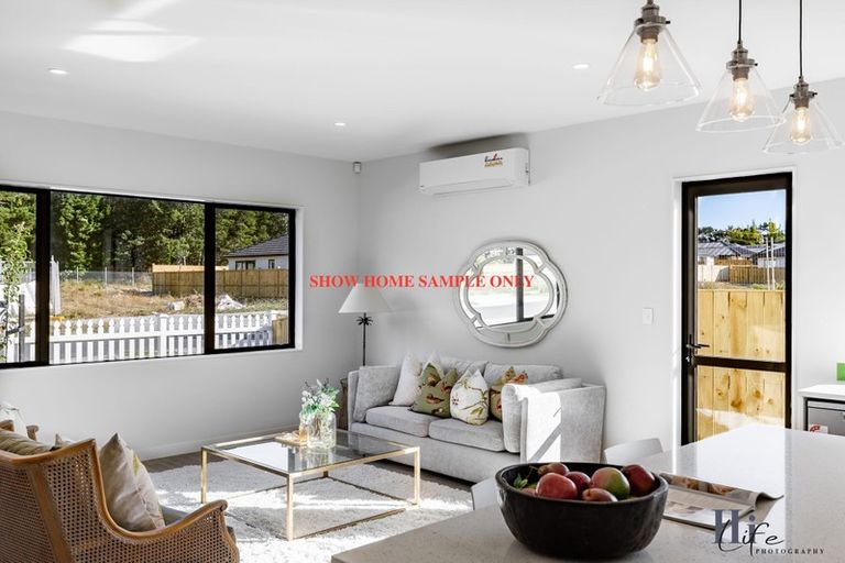 Photo of property in 3 Moemoea Avenue, Kumeu, 0810