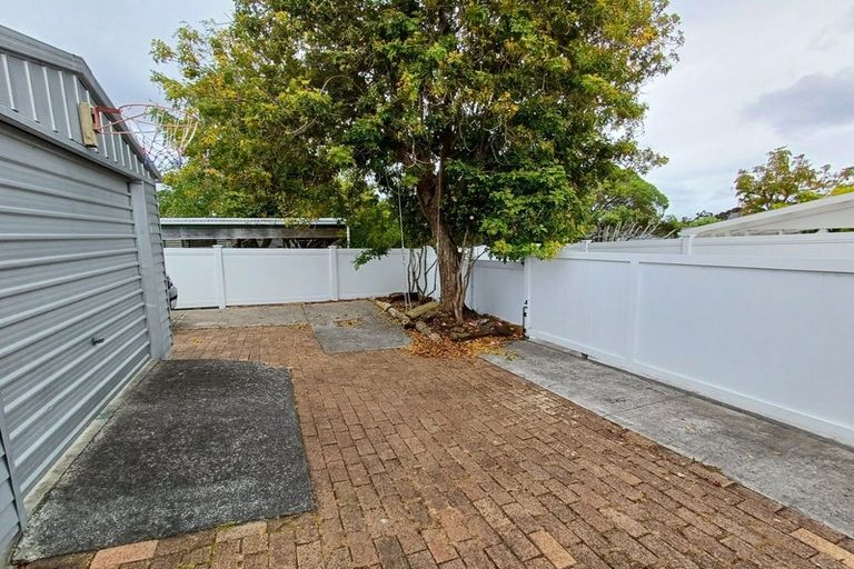 Photo of property in 29 Rosier Road, Glen Eden, Auckland, 0602