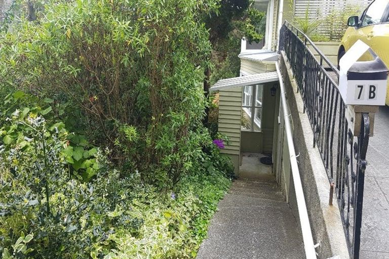 Photo of property in 5 Waiteata Road, Kelburn, Wellington, 6012