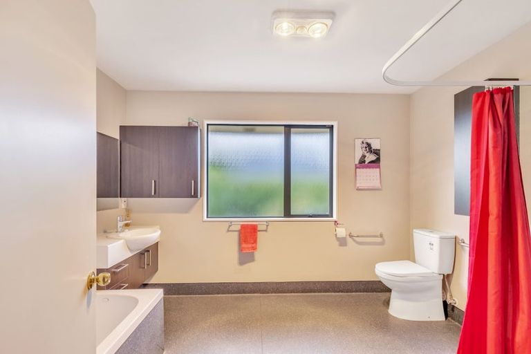 Photo of property in 1 Longfields Road, Brightwater, 7022