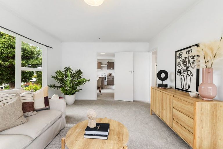 Photo of property in 41 Knightsbridge Drive, Forrest Hill, Auckland, 0620