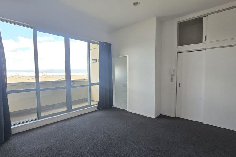 Photo of property in Metro Apartments, 8/220 Thorndon Quay, Pipitea, Wellington, 6011