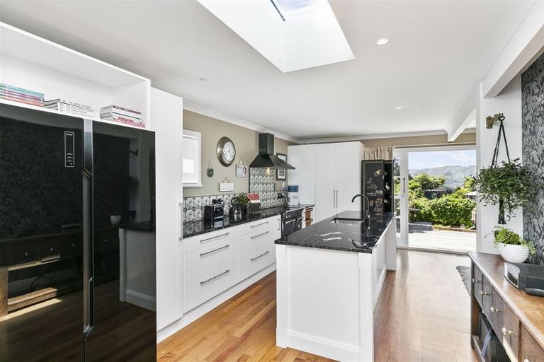 Photo of property in 50 Korokoro Road, Korokoro, Lower Hutt, 5012