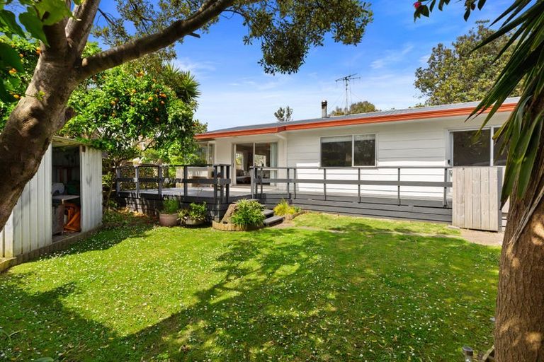 Photo of property in 1335b Papamoa Beach Road, Papamoa Beach, Papamoa, 3118