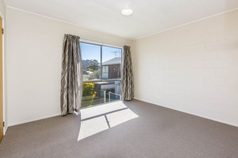 Photo of property in 9 Camp Street, Silverstream, Upper Hutt, 5019