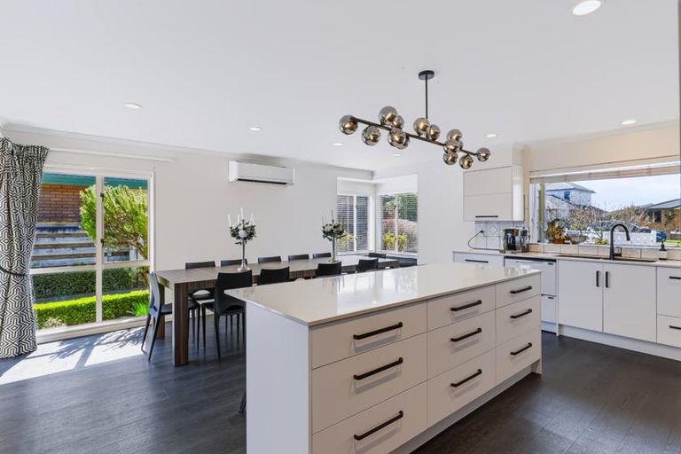 Photo of property in 6 Edna Wills Place, Hawera, 4610
