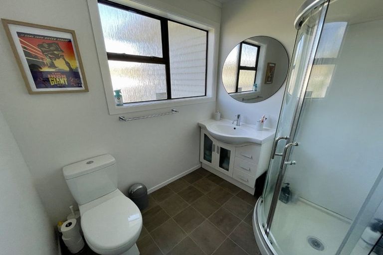 Photo of property in 17 Reynolds Street, Taita, Lower Hutt, 5011